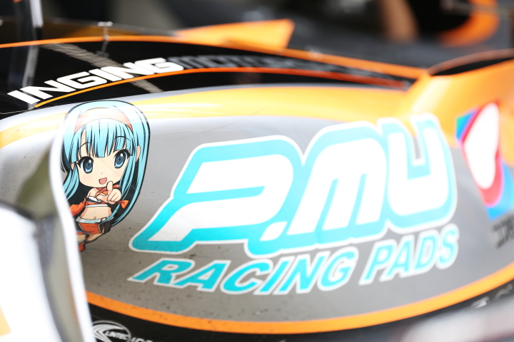 ピットウォーク: P.MU/CERUMO・INGINGのマスコットキャラクター美羽ちゃん