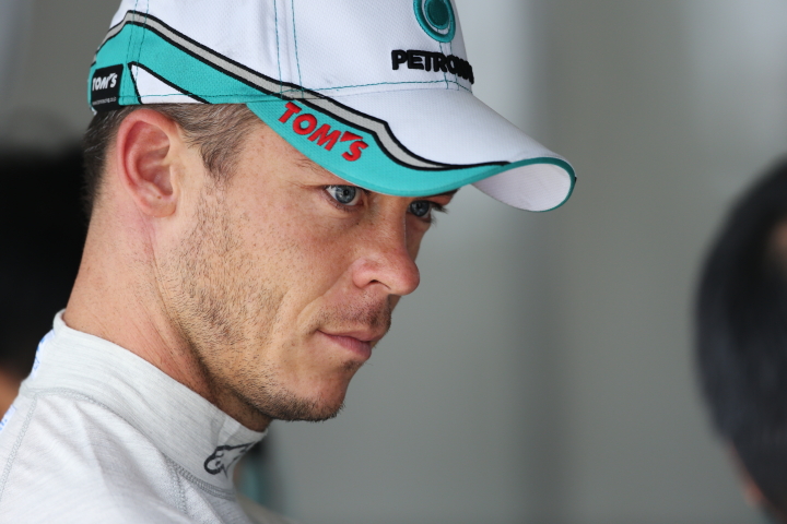 ノックアウト予選: 出走前のアンドレ・ロッテラー（PETRONAS TEAM TOM'S）
