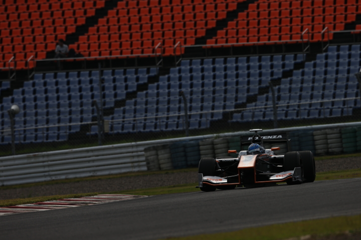 ノックアウト予選: 国本雄資（P.MU/CERUMO・INGING）