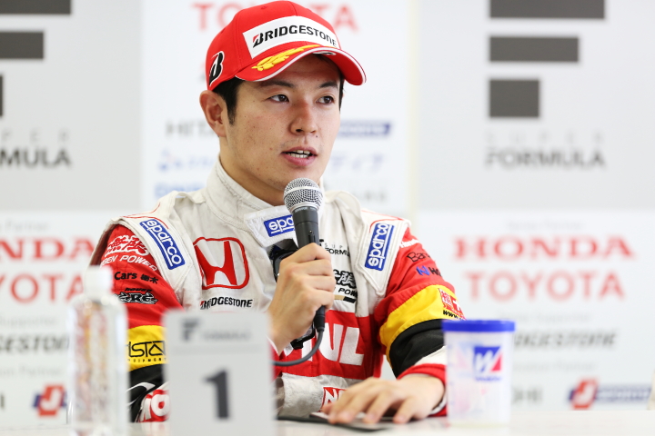 予選記者会見: ポールポジションの山本尚貴（TEAM無限）