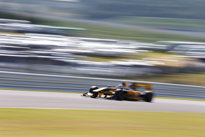 フリー走行2回目: ロイック・デュバル（KYGNUS SUNOCO Team LeMans）