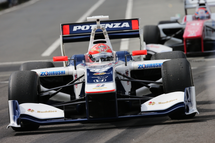 ウォームアップ: 小暮卓史（NAKAJIMA RACING）