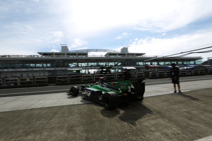 ウォームアップ: ジェームス・ロシター（KONDO RACING）