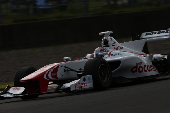決勝レース: 武藤英紀（DOCOMO TEAM DANDELION RACING）は10位