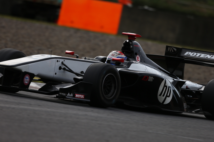 決勝レース: 塚越広大（HP REAL RACING）は4位