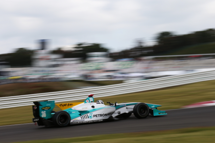 フリー走行トップはアンドレ・ロッテラー（PETRONAS TEAM TOM'S）。もうちょっとでコースレコードです