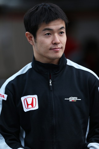 TEAM無限の山本尚貴。ポールポジションを獲得して一安心といったところ