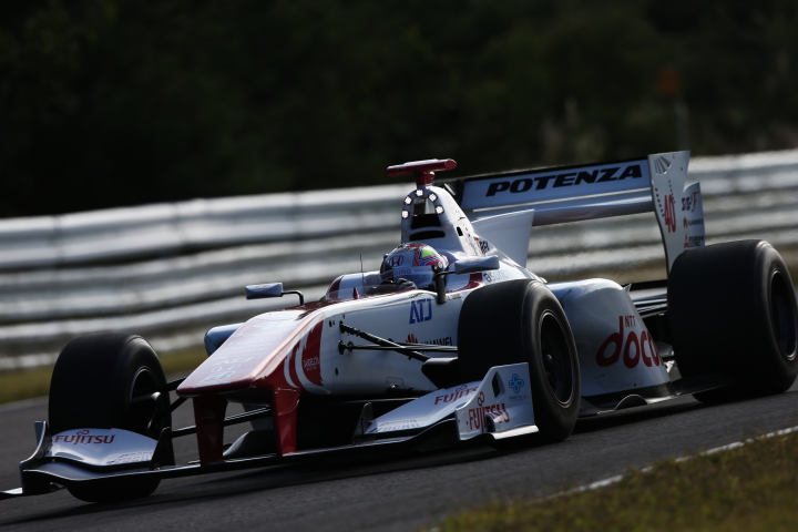 まだまだトップ快走の野尻智紀（DOCOMO TEAM DANDELION RACING）。多分14周目あたり