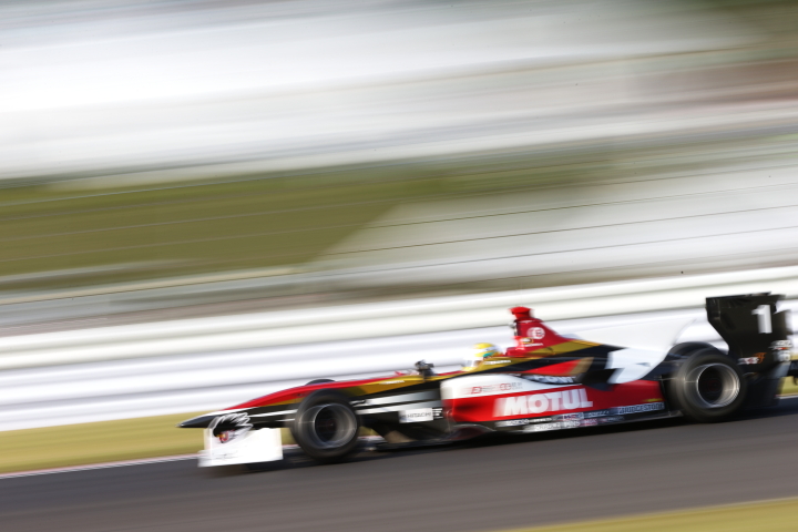 ポールスタートだった山本尚貴（TEAM無限）は結局7位と不本意な順位でレースを終えました