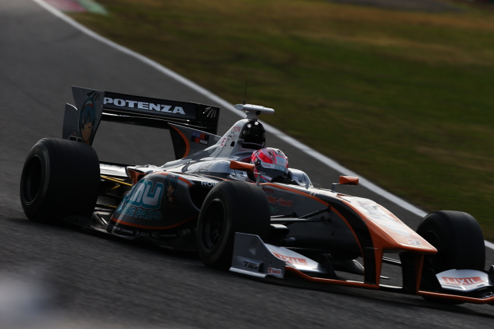 フリー走行: 国本雄資（P.MU/CERUMO・INGING）