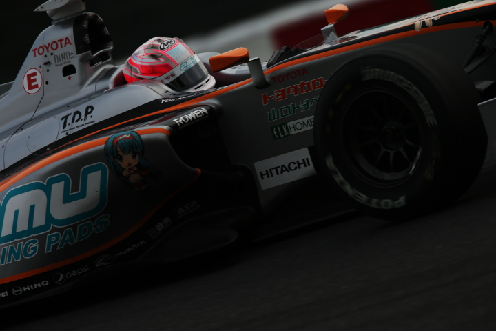 ノックアウト予選Q3: 国本雄資（P.MU/CERUMO・INGING）