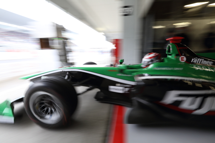 決勝レース1: ジェームス・ロシター（KONDO RACING）