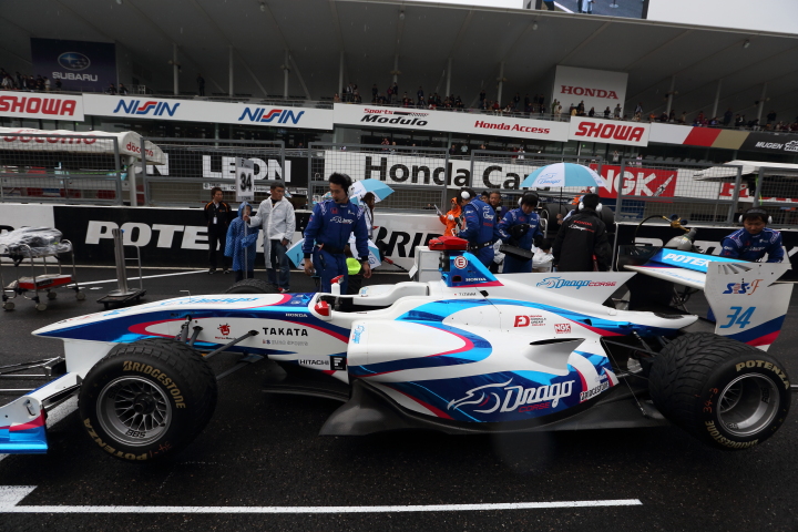 決勝レース1: 伊沢拓也（DRAGO CORSE）