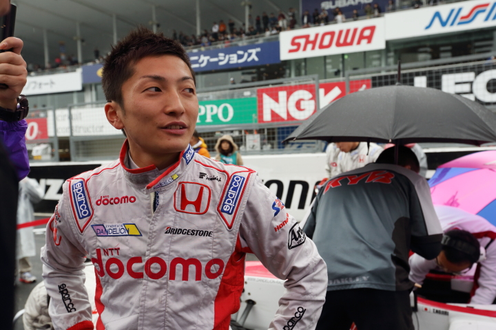 決勝レース1: 野尻智紀（DOCOMO TEAM DANDELION RACING）