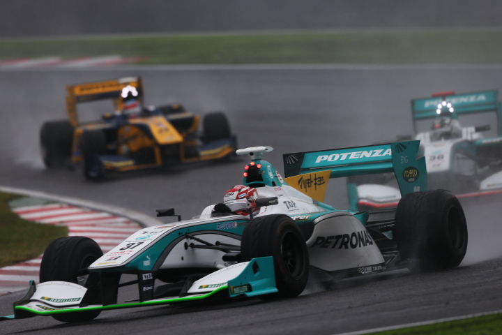 決勝レース1: 中嶋一貴（PETRONAS TEAM TOM'S）