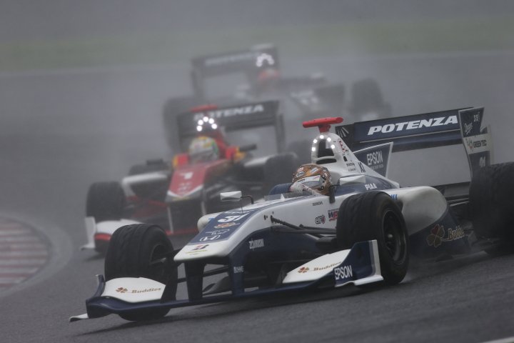 決勝レース1: 中嶋大祐（NAKAJIMA RACING）