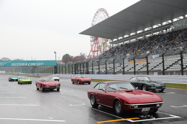 ピットウォーク: ランボルギーニ旧車のパレード