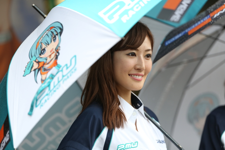 ピットウォーク: レースクイーン