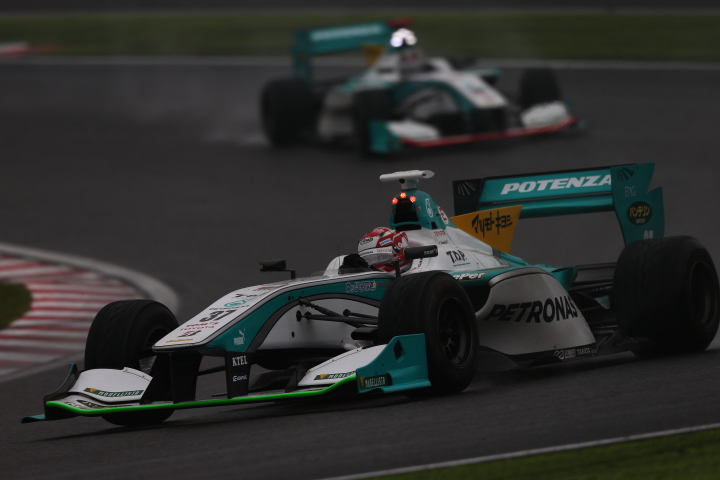 決勝レース2: 中嶋一貴（PETRONAS TEAM TOM'S）