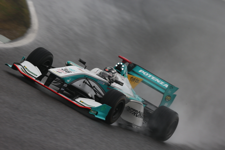 決勝レース2: アンドレ・ロッテラー（PETRONAS TEAM TOM'S）