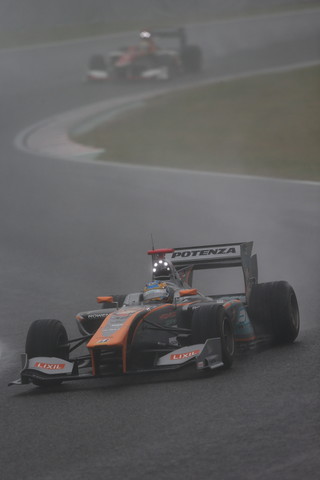 決勝レース2: 石浦宏明（P.MU/CERUMO・INGING）