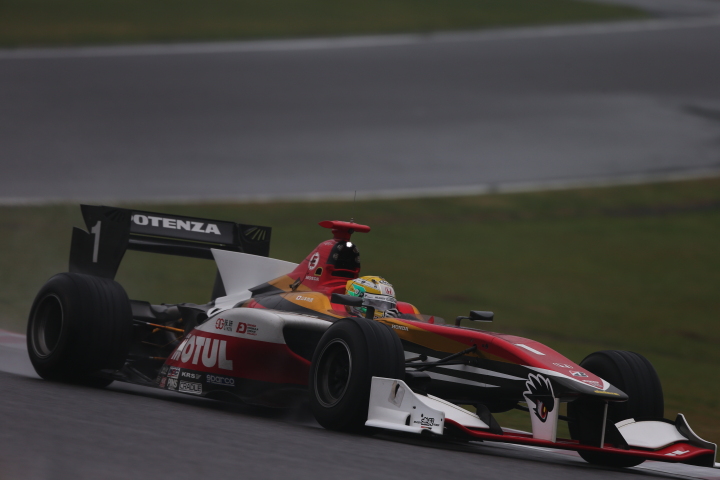 決勝レース2: 山本尚貴（TEAM無限）