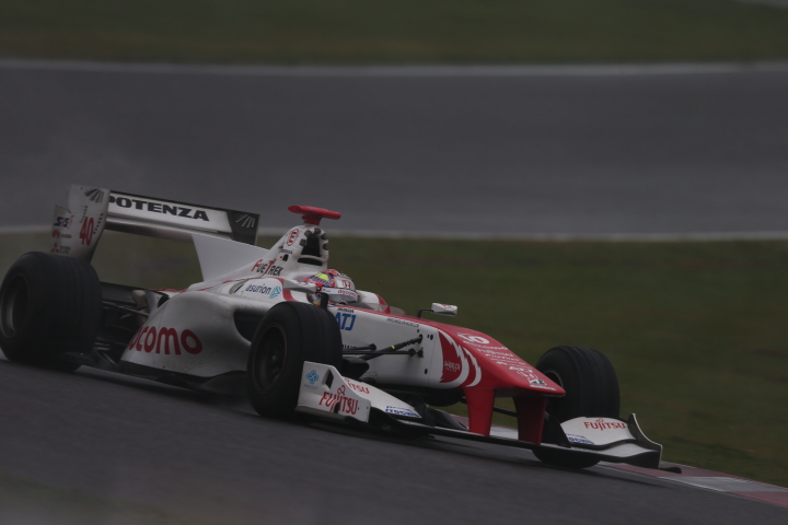 決勝レース2: 野尻智紀（DOCOMO TEAM DANDELION RACING）