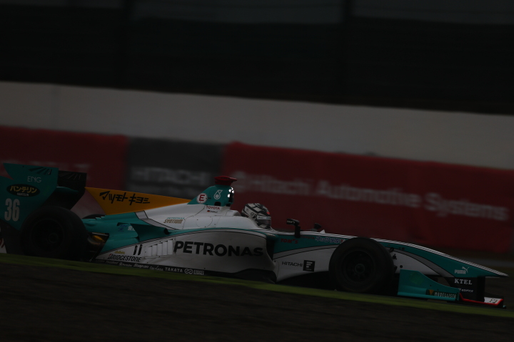 決勝レース2: アンドレ・ロッテラー（PETRONAS TEAM TOM'S）