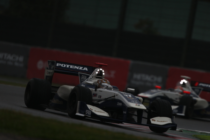 決勝レース2: 中嶋大祐（NAKAJIMA RACING）