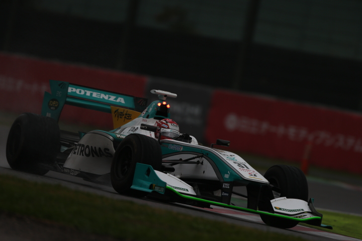 決勝レース2: 中嶋一貴（PETRONAS TEAM TOM'S）