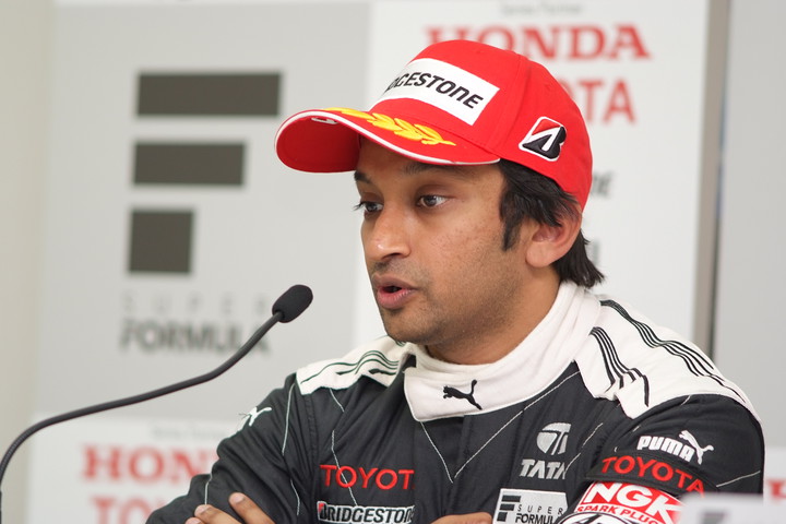 予選記者会見: 予選2位のナレイン・カーティケヤン（インパル）