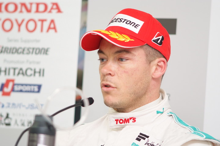 予選記者会見: ポールポジションのアンドレ・ロッテラー（トムス）