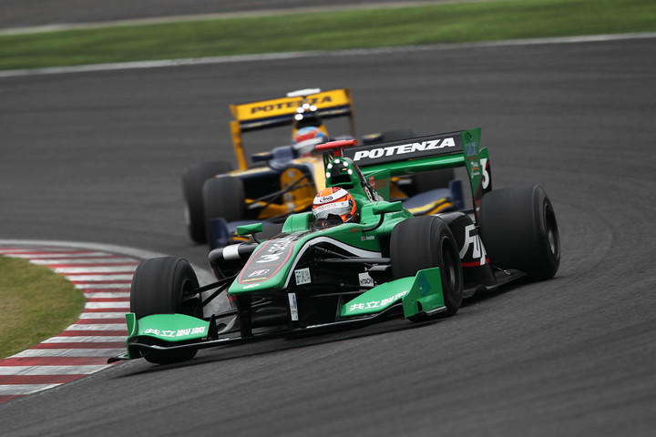 ジェームス・ロシターとロイック・デュバルの争い