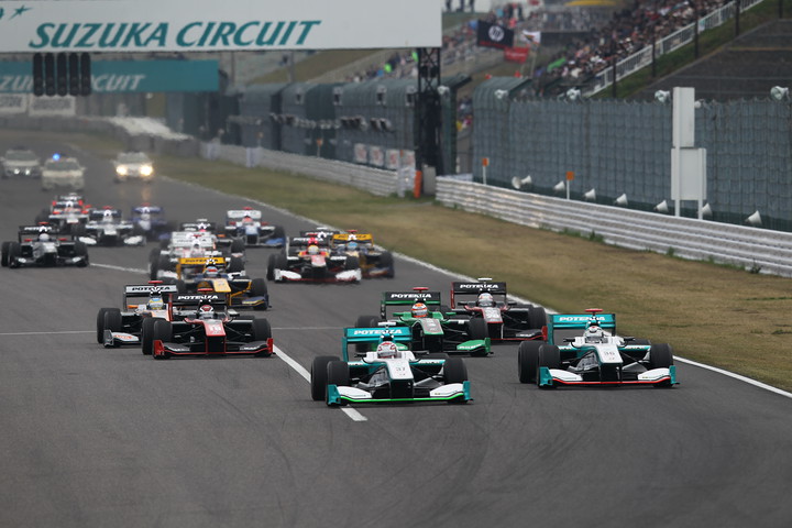 43周の決勝レースがスタートした