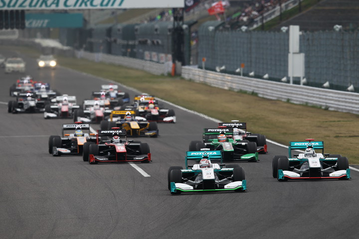 43周の決勝レースがスタートした