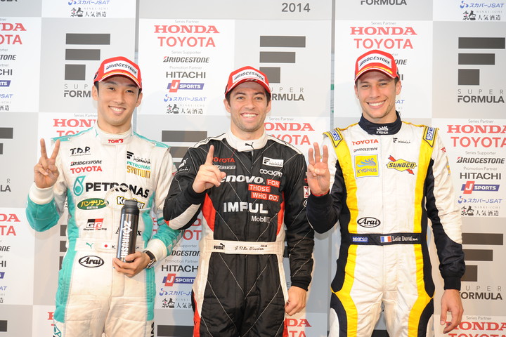 レース1決勝フォトセッション: トップ3のドライバーたち