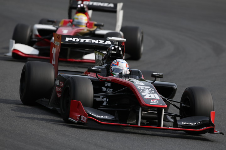 レース2決勝: 6位はナレイン・カーティケヤン（インパル）