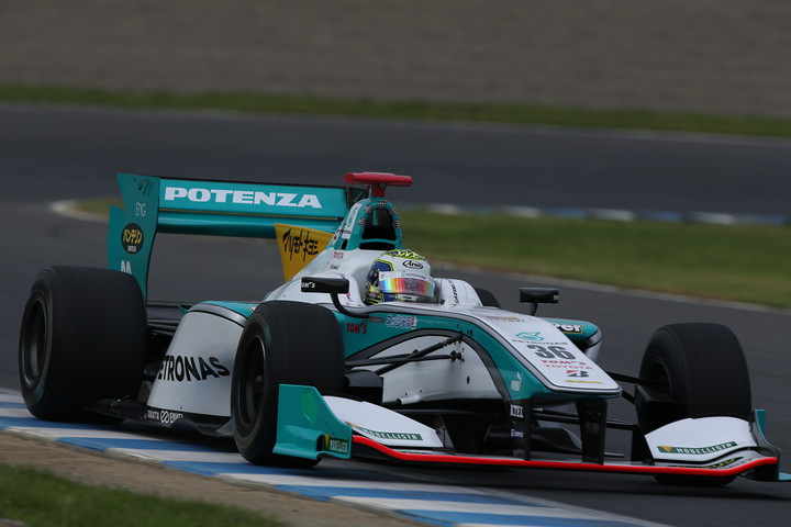 フリー走行1回目: ロッテラーがF1に参戦したため代役のアンドレア・カルダレッリ（PETRONAS TOM’S SF14）は9位