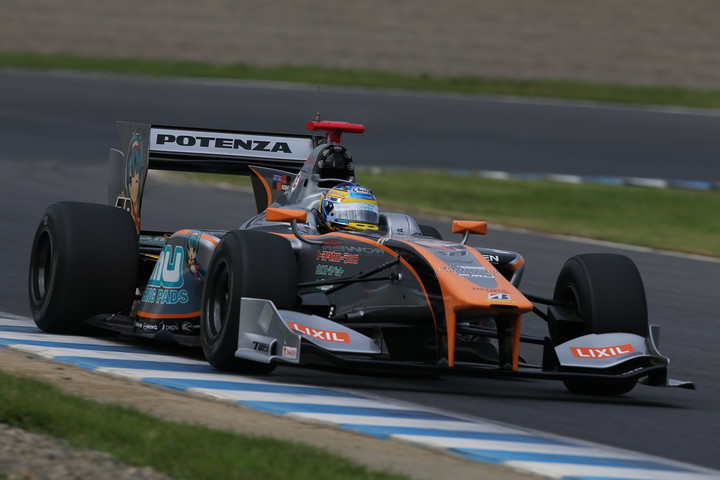 フリー走行1回目: 2位は石浦宏明（P.MU/CERUMO・INGING SF14）