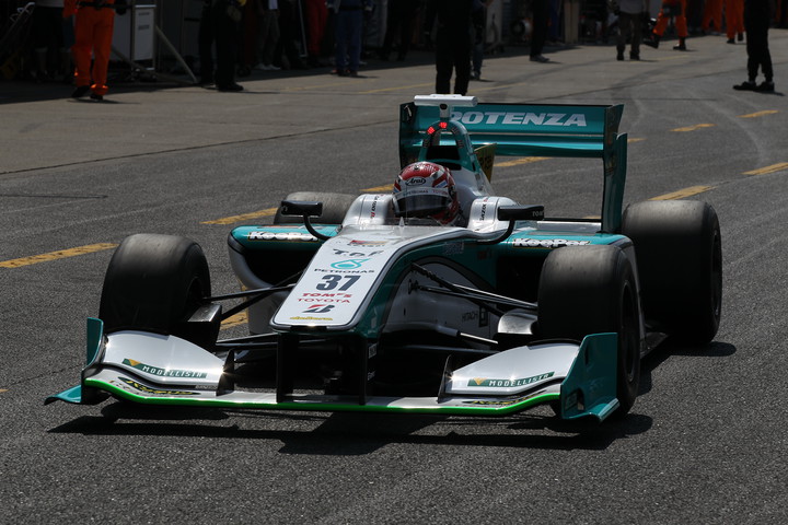 フリー走行2回目: 2位は中嶋一貴（PETRONAS TEAM TOM'S）