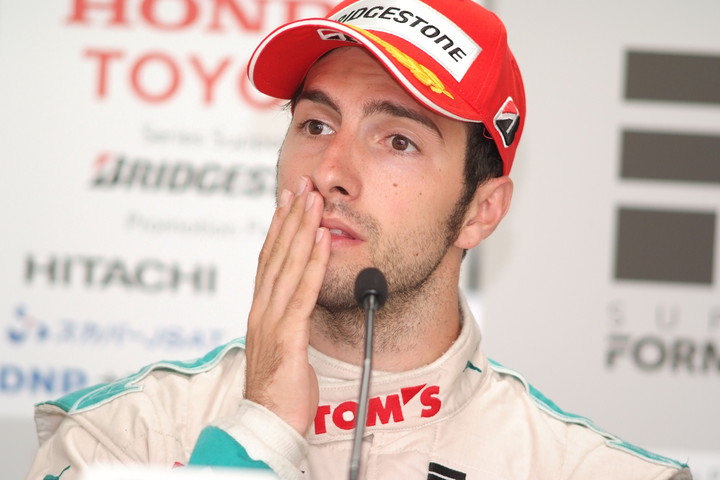 決勝記者会見: 3位のアンドレア・カルダレッリ（PETRONAS TEAM TOM'S）