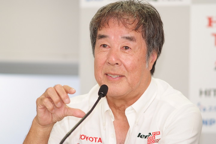 決勝記者会見: 優勝チーム監督の星野一義氏Lenovo TEAM IMPUL）