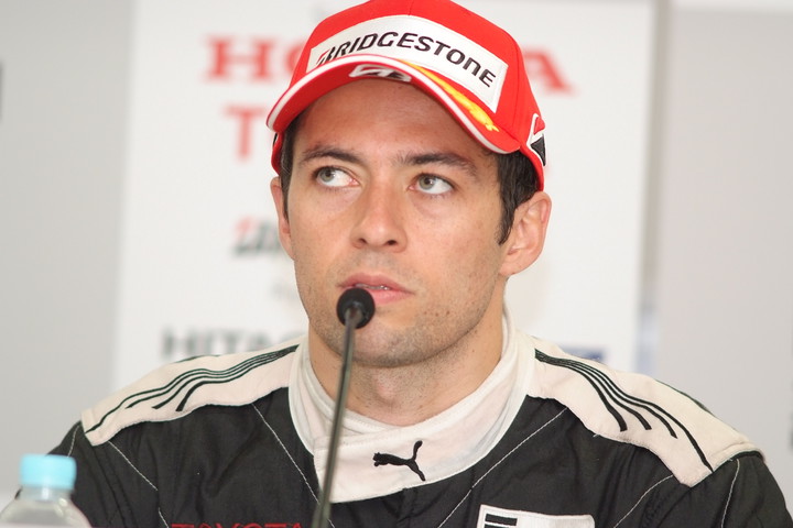 決勝記者会見: 優勝のジョアオ・パオロ・デ・オリベイラ（Lenovo TEAM IMPUL）