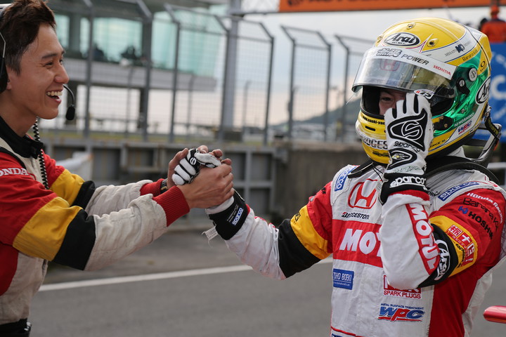 ポールポジションを獲得した山本尚貴（TEAM無限）