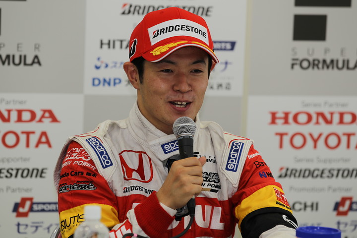 公式予選記者会見: ポールポジションの山本尚貴（TEAM無限）