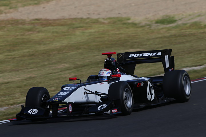 フリー走行2回目: 2位は塚越広大（HP REAL RACING）