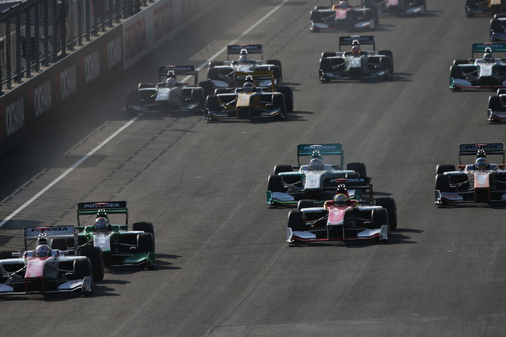 68周の決勝レースがスタートした