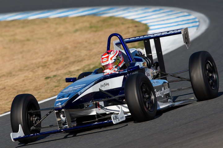 Bグループ予選: ポールポジションは牧野任祐（DODIE制動屋ルーニースポーツ）