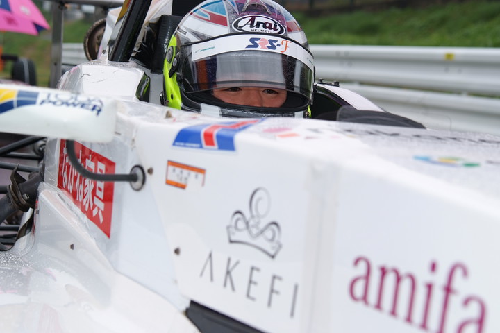 ドリームカップレース: 決勝2位は大津弘樹（カーペット・ラグ通販なかね家具）