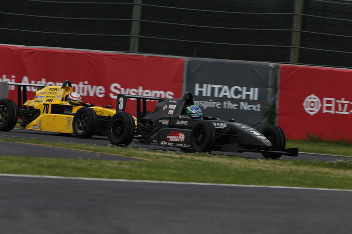 河野駿佑と佐藤駿介、最終ラップ、シケインでの攻防